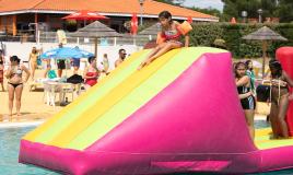 toboggans gonflables au Club Enfants du camping Mimizan Plage